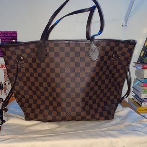 Never full MM LV tote bag